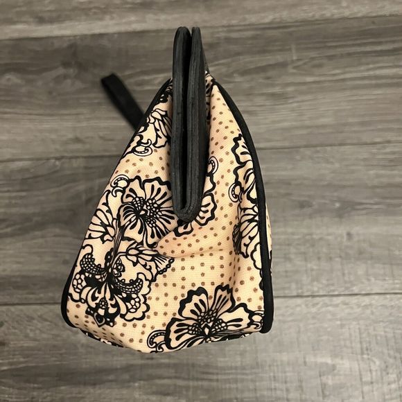 Petunia Pickle Bottom Baby Diaper Bag Pink Parisian Pansy Cross Town Clutch - Picture 5 of 16